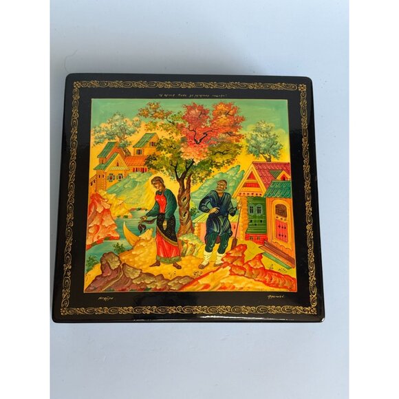 Russian Black Lacquer Trinket Box With Hand-Painted Folk Scene & Red Interior 6. - Picture 9 of 13